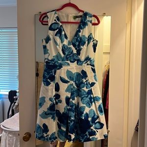 Cotton dress in beautiful condition. Perfect for a summer wedding! Very comfy!